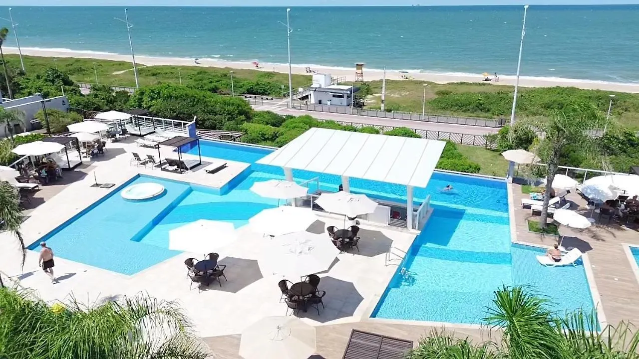 Apartamento Bali Beach Picarras - Condominio Resort Brasil