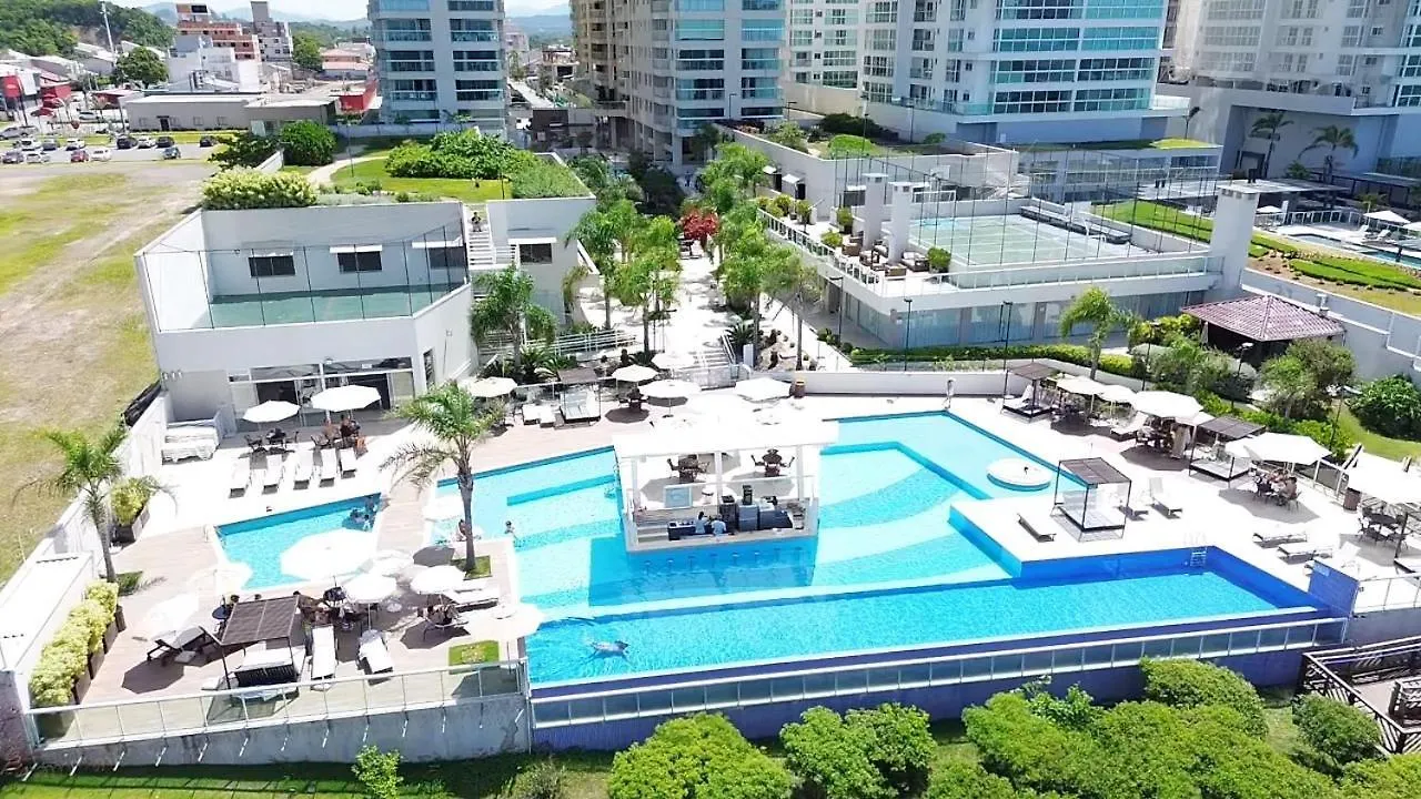 Bali Beach Picarras - Condominio Resort 0*,  Brasil